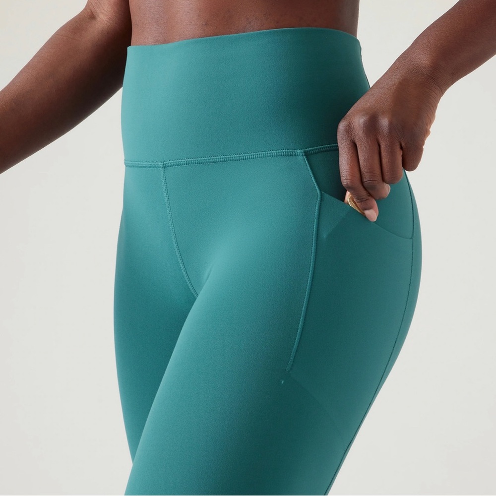 Athlete Salutation Stash Capri Regular 21” XS